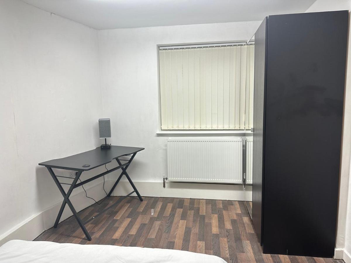 Апартаменты Bright, Warm & Cozy House In Harpurhey Манчестер Экстерьер фото