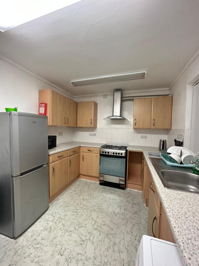 Апартаменты Bright, Warm & Cozy House In Harpurhey Манчестер Экстерьер фото