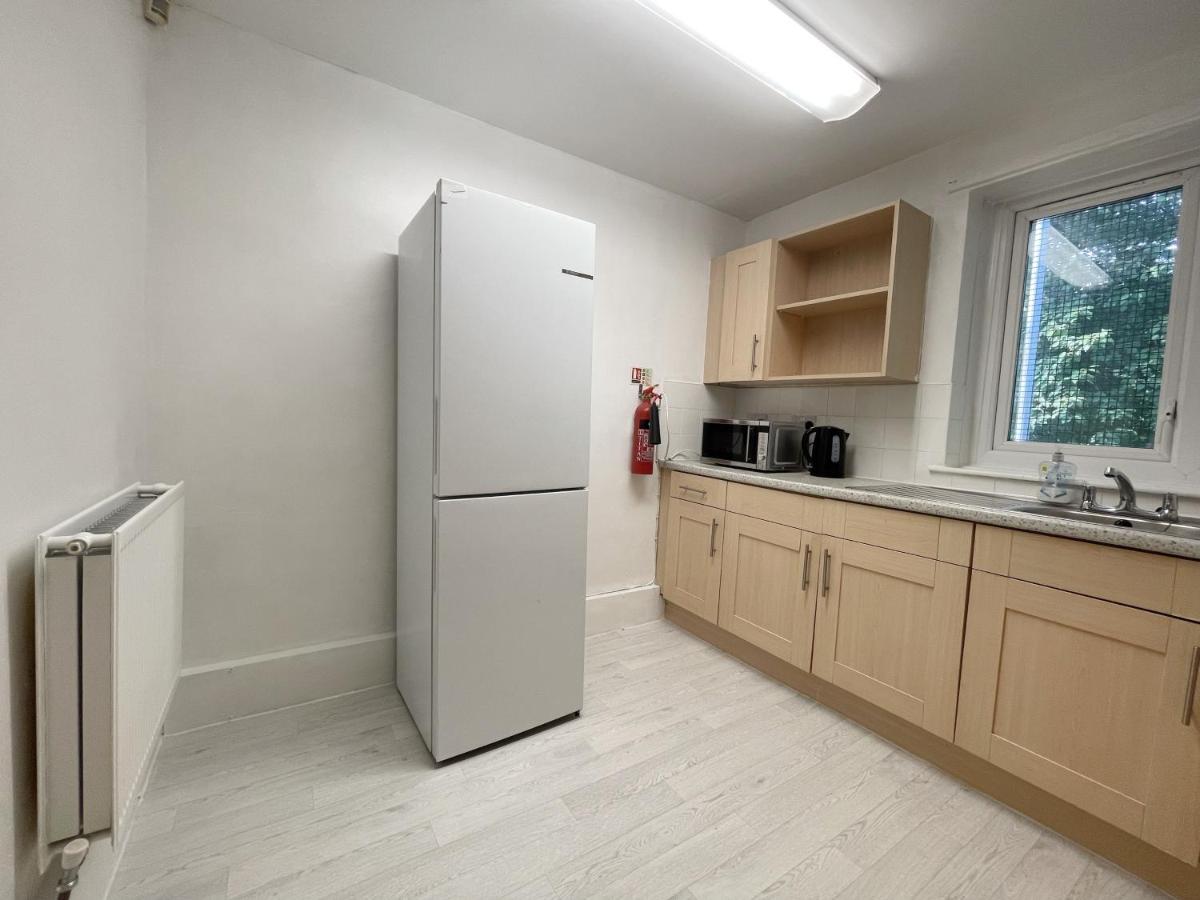 Апартаменты Bright, Warm & Cozy House In Harpurhey Манчестер Экстерьер фото